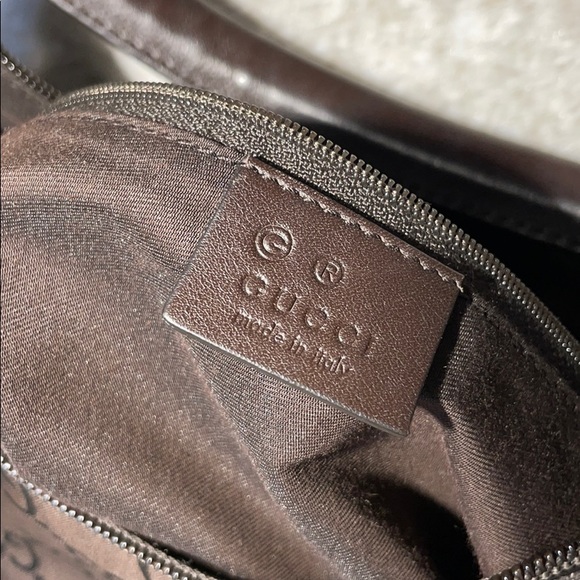 Gucci Authentic, LIKE NEW monogram handbag - Picture 9 of 15